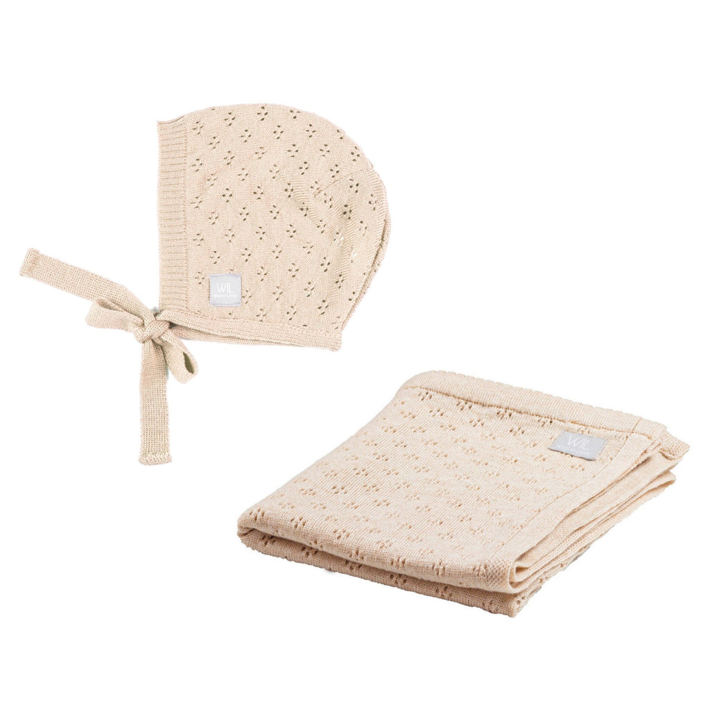 LOVE Gift Set For Baby - Blanket and Bonnet